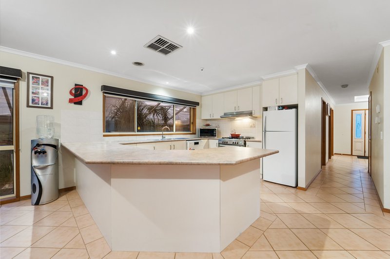 Photo - 18 St Andrews Drive, Werribee VIC 3030 - Image 3