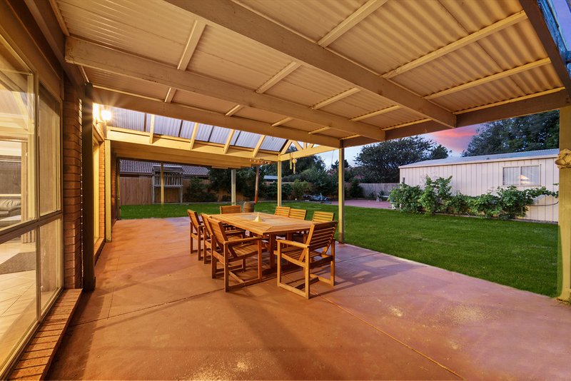 Photo - 18 St Andrews Drive, Werribee VIC 3030 - Image 8