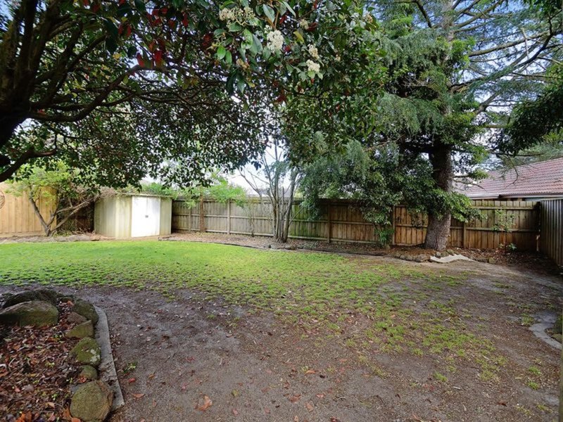 Photo - 18 St Boswells Avenue, Berwick VIC 3806 - Image 13