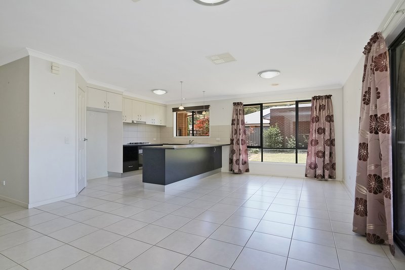 Photo - 18 Stanger Court, Wodonga VIC 3690 - Image 4