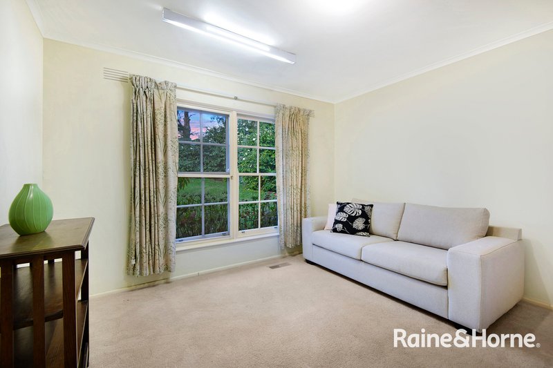 Photo - 18 Stanhill Drive, Cranbourne South VIC 3977 - Image 8