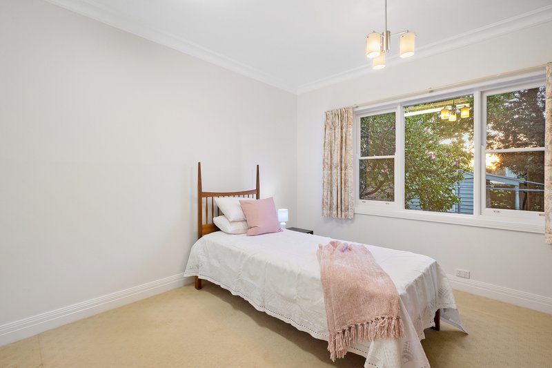 Photo - 18 Stanley Avenue, Ringwood East VIC 3135 - Image 9