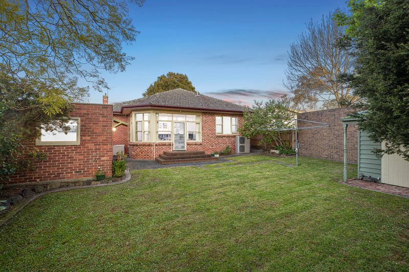 Photo - 18 Stanley Avenue, Ringwood East VIC 3135 - Image 13