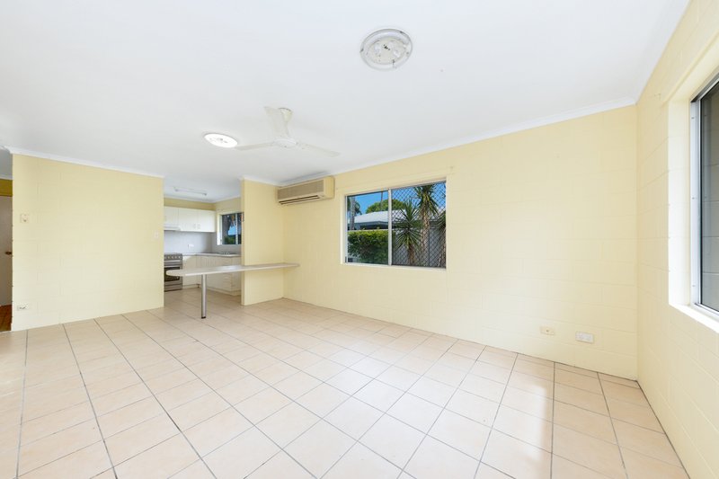 Photo - 18 Stephanie Street, Rasmussen QLD 4815 - Image 2