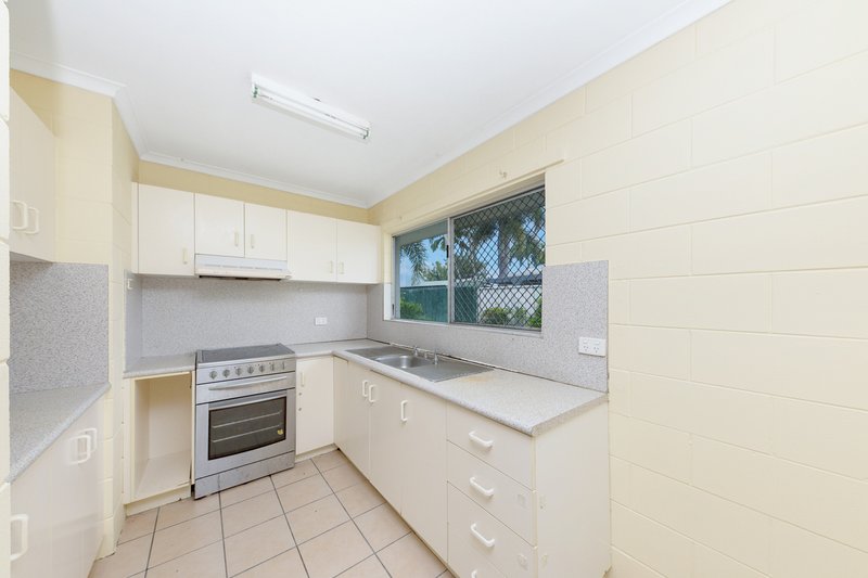 Photo - 18 Stephanie Street, Rasmussen QLD 4815 - Image 3