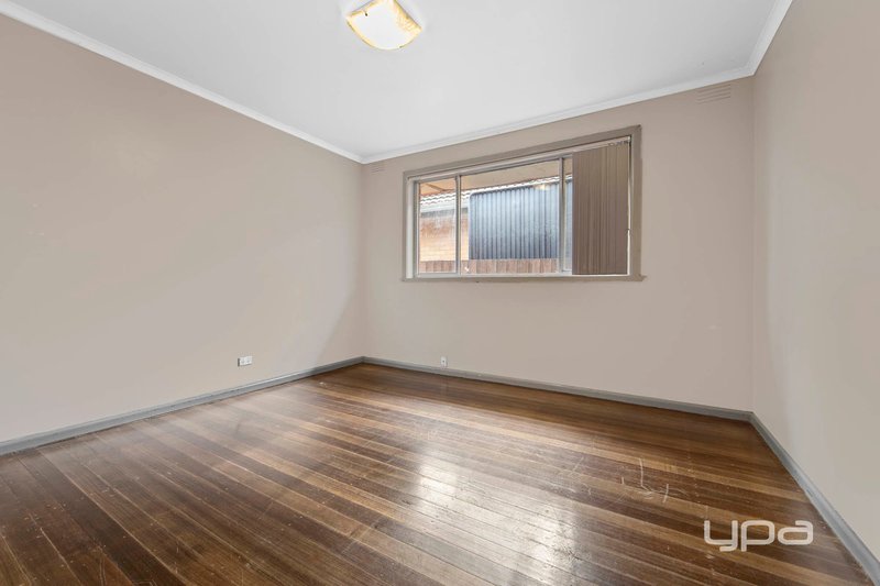 Photo - 18 Stevens Road, St Albans VIC 3021 - Image 6