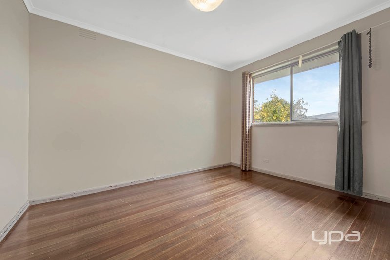 Photo - 18 Stevens Road, St Albans VIC 3021 - Image 7