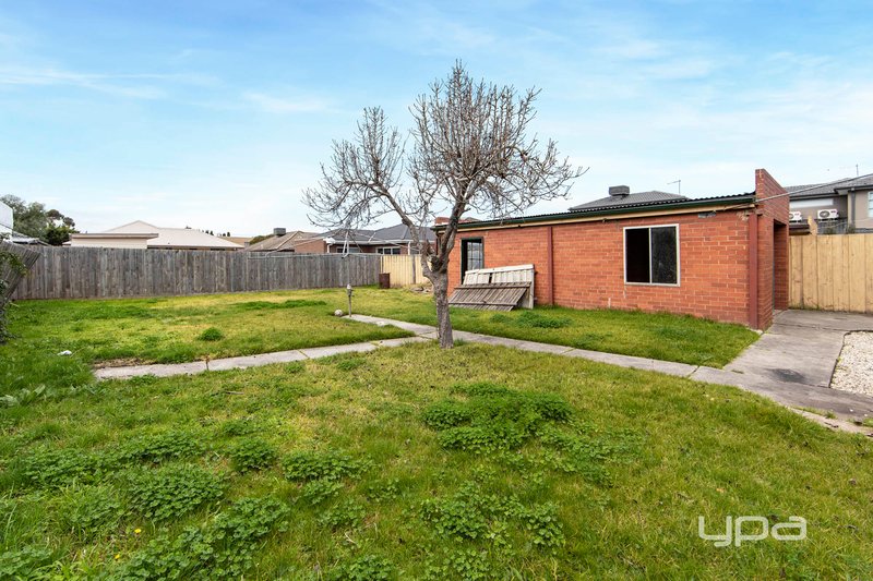 Photo - 18 Stevens Road, St Albans VIC 3021 - Image 9