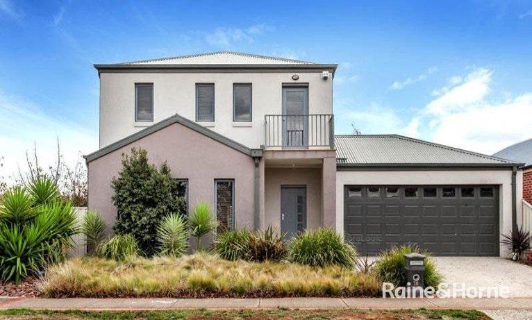 18 Stoke Heath Way, Caroline Springs VIC 3023