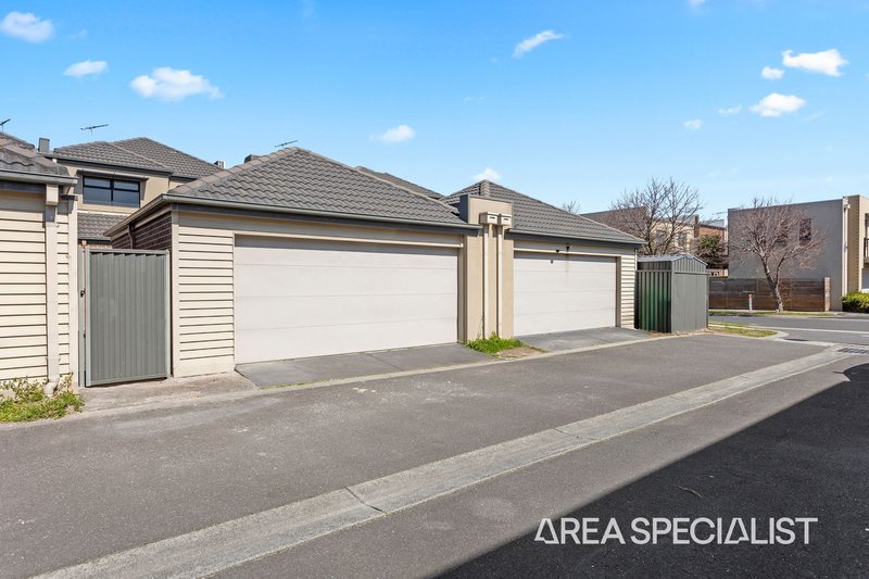 Photo - 18 Stonebridge Lane, Pakenham VIC 3810 - Image 26