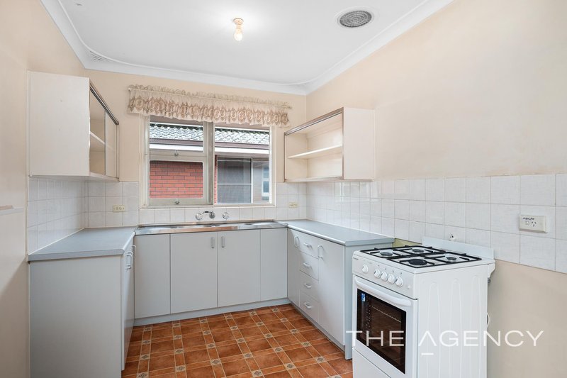 Photo - 18 Stonehouse Crescent, Bentley WA 6102 - Image 13