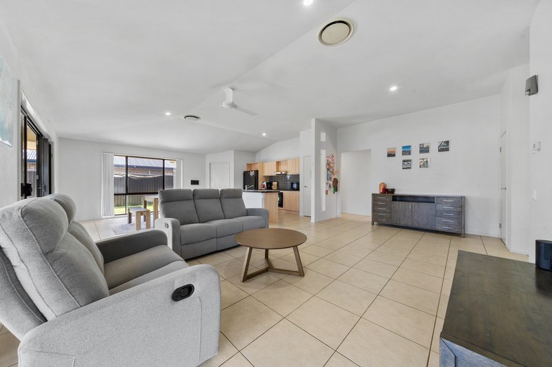Photo - 18 Strowe Place, Bracken Ridge QLD 4017 - Image 5