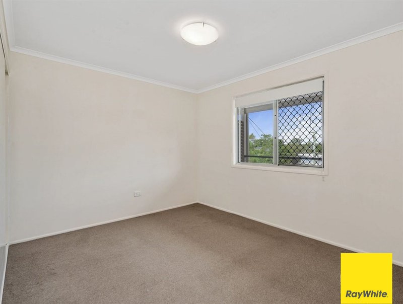 Photo - 18 Stuart Street, Woodridge QLD 4114 - Image 7