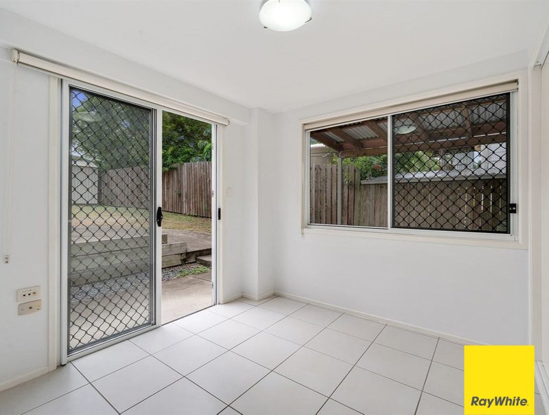 Photo - 18 Stuart Street, Woodridge QLD 4114 - Image 13