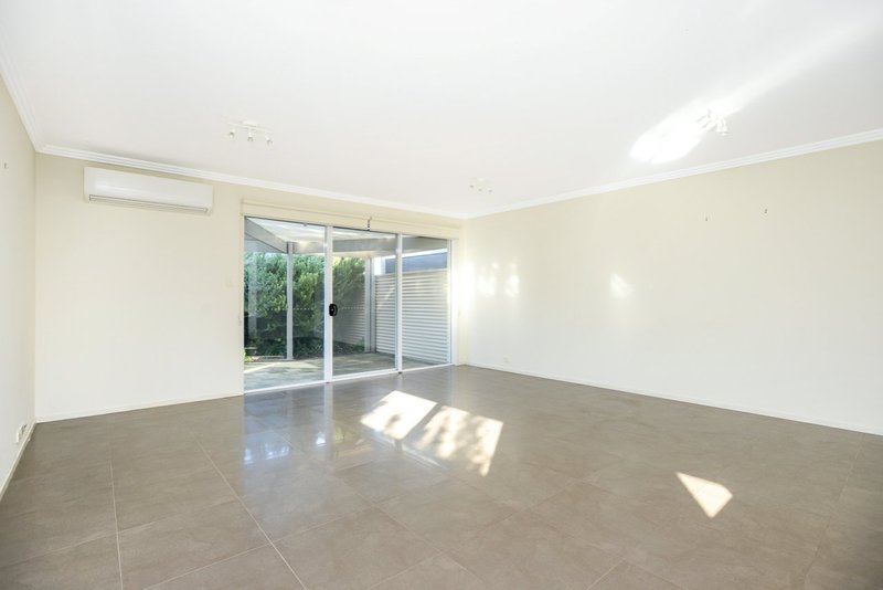 Photo - 18 Sturt Street, Victor Harbor SA 5211 - Image 8