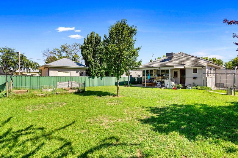 Photo - 18 Sullivan Avenue, Wagga Wagga NSW 2650 - Image 7