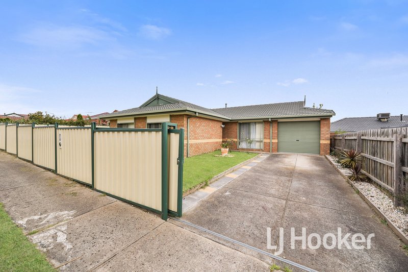 Photo - 18 Summit Court, Hampton Park VIC 3976 - Image 7