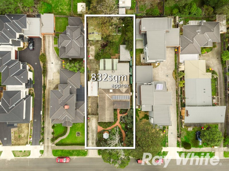 18 Summit Road, Burwood VIC 3125