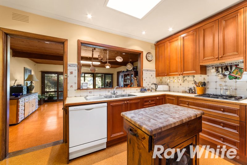 Photo - 18 Summit Road, Burwood VIC 3125 - Image 4