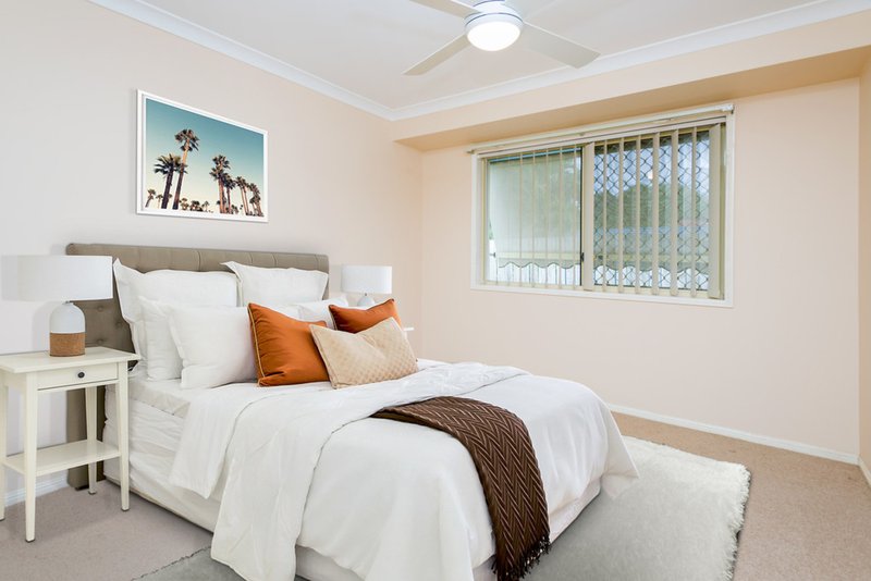 Photo - 18 Sunningdale Drive, Redland Bay QLD 4165 - Image 11