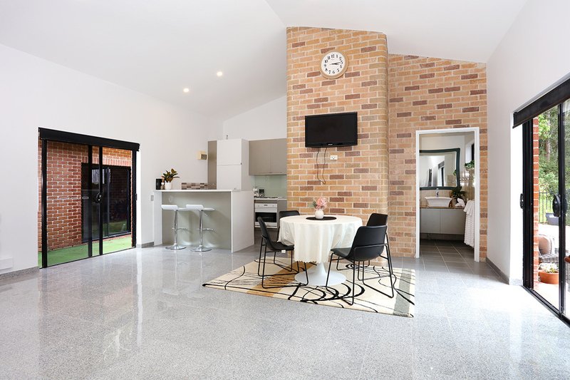 Photo - 18 Sunray Drive, Bonogin QLD 4213 - Image 2