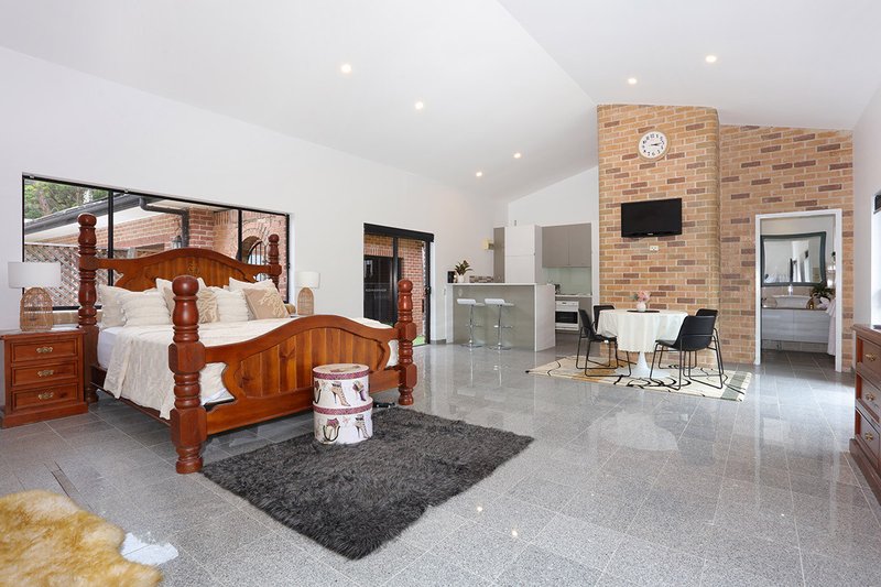 Photo - 18 Sunray Drive, Bonogin QLD 4213 - Image 5