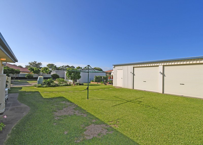 Photo - 18 Sunrise Crescent, Burrum Heads QLD 4659 - Image 4