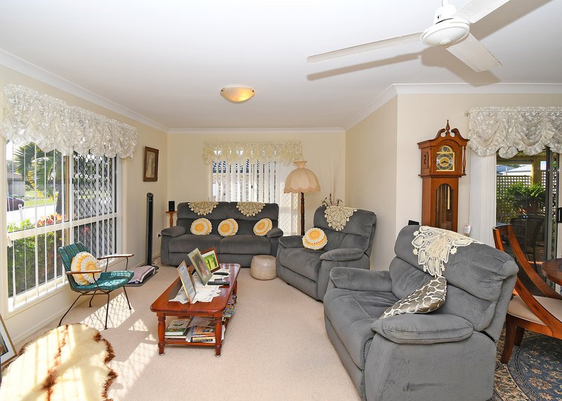 Photo - 18 Sunrise Crescent, Burrum Heads QLD 4659 - Image 10