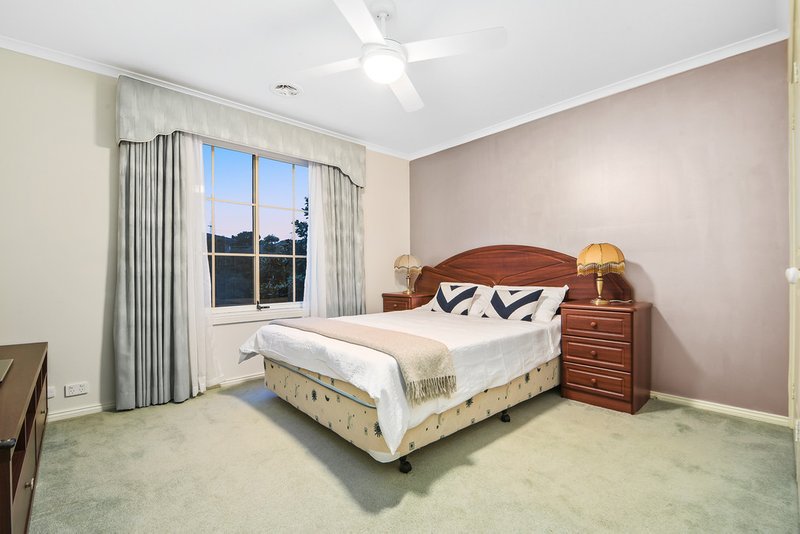 Photo - 18 Sunrise Crescent, Templestowe Lower VIC 3107 - Image 7