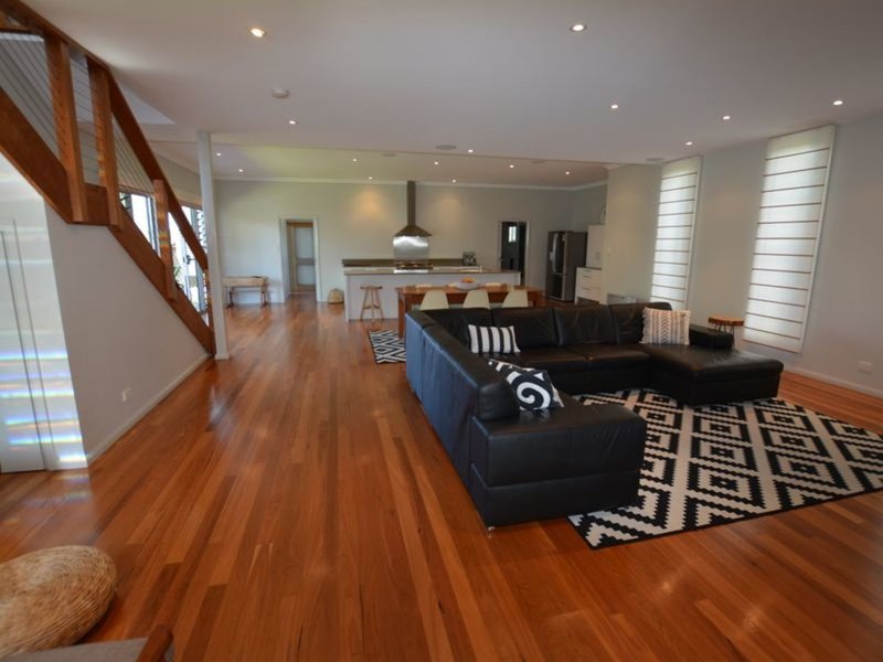 Photo - 18 Surfsound Avenue, Wallabi Point NSW 2430 - Image 4