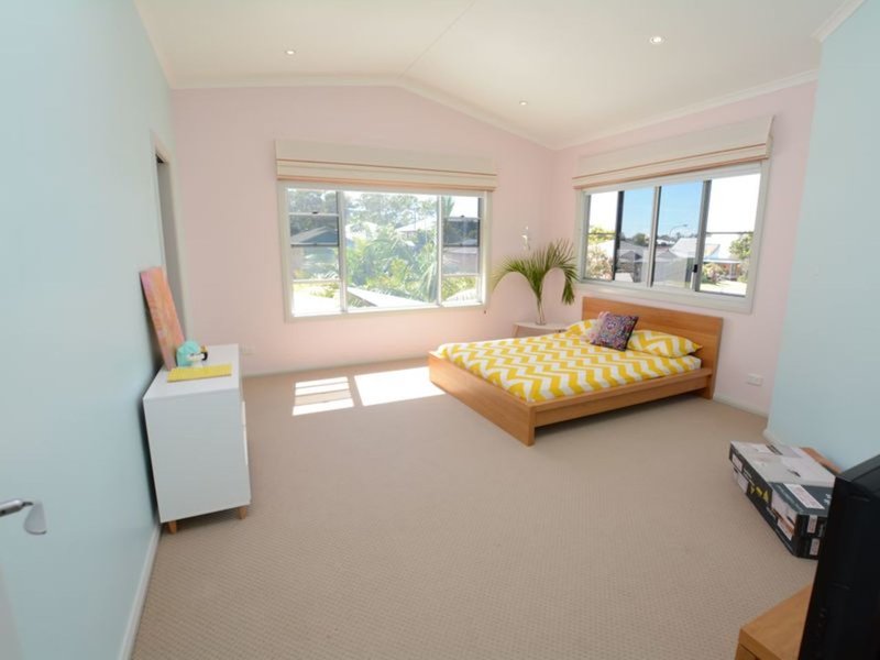 Photo - 18 Surfsound Avenue, Wallabi Point NSW 2430 - Image 17