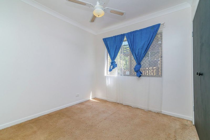 Photo - 18 Surrey Road, Bellbird Park QLD 4300 - Image 10