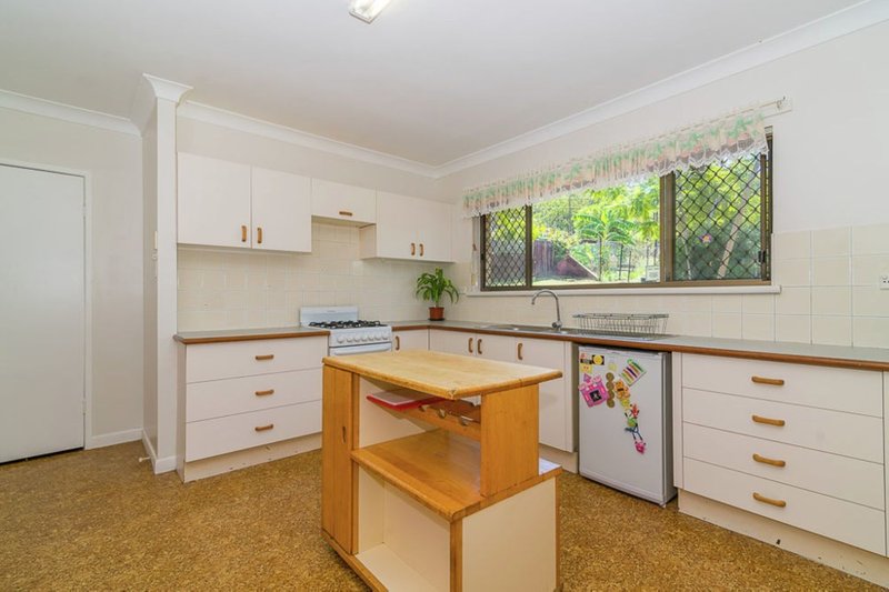 Photo - 18 Surrey Road, Bellbird Park QLD 4300 - Image 16