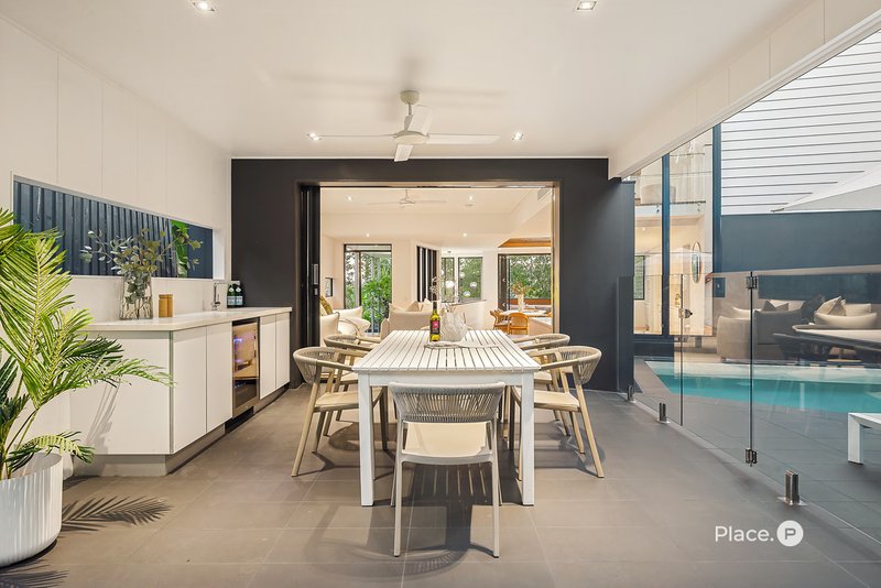 Photo - 18 Suvla Street, Balmoral QLD 4171 - Image 4