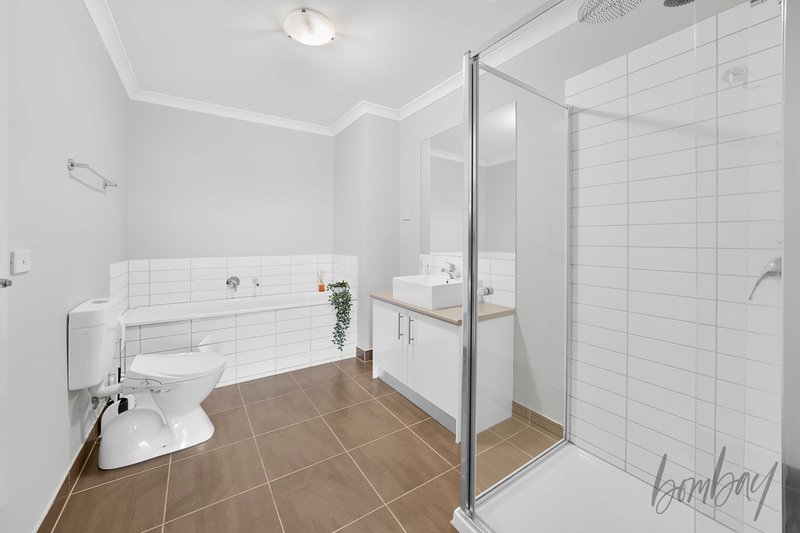Photo - 18 Swagman Walk, Wollert VIC 3750 - Image 8
