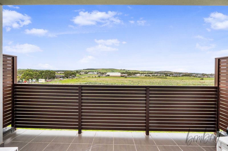 Photo - 18 Swagman Walk, Wollert VIC 3750 - Image 9