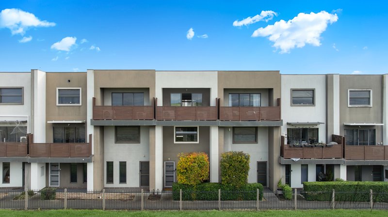 Photo - 18 Swagman Walk, Wollert VIC 3750 - Image 10