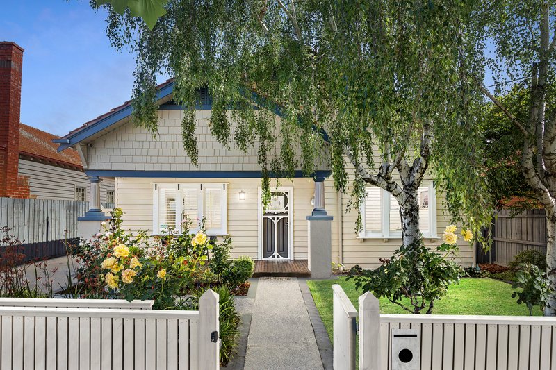 18 Swindon Road, Hughesdale VIC 3166