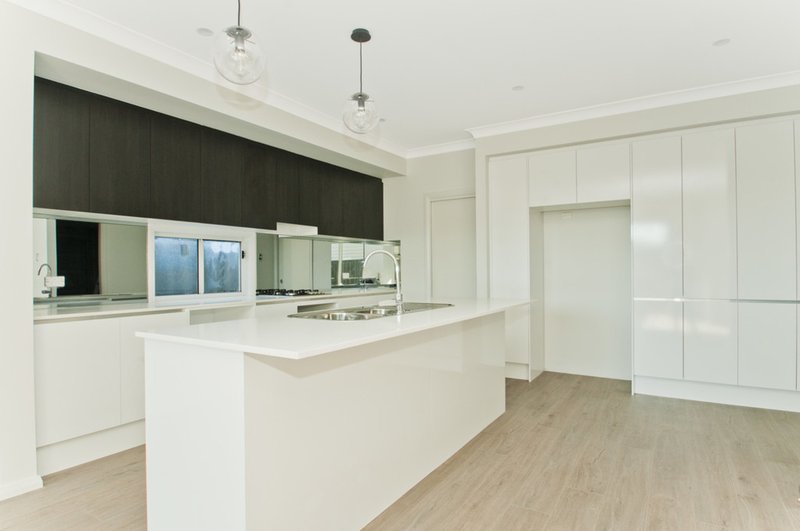 Photo - 18 Tallawarra Crescent, Haywards Bay NSW 2530 - Image 3