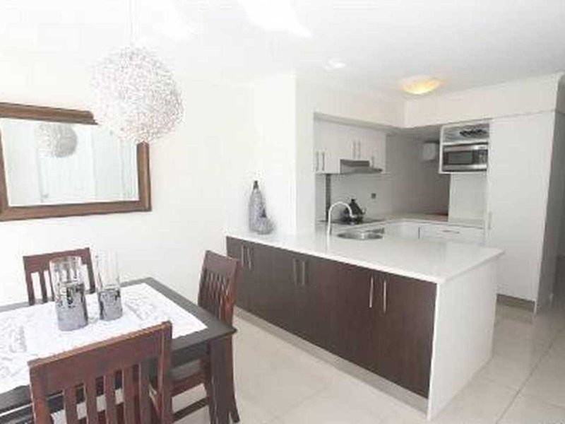 Photo - 18 Tallebudgera Creek Rd , Burleigh Heads QLD 4220 - Image 3