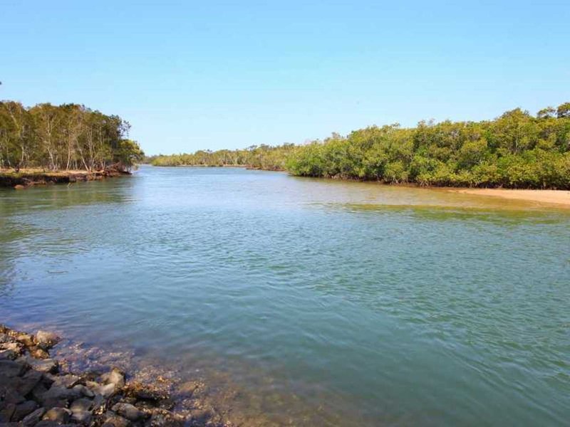 Photo - 18 Tallebudgera Creek Rd , Burleigh Heads QLD 4220 - Image 17