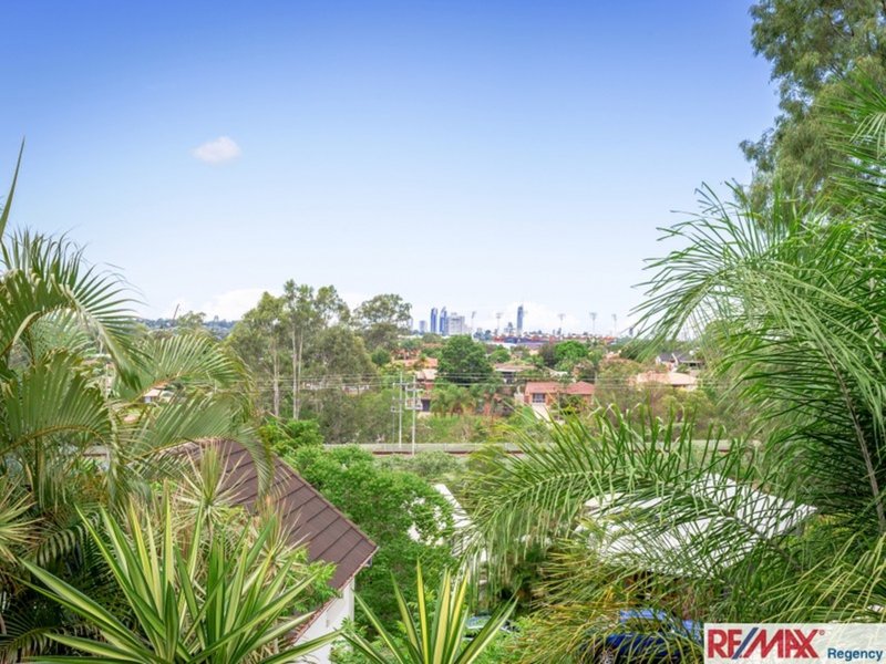 Photo - 18 Tara Terrace, Carrara QLD 4211 - Image 3