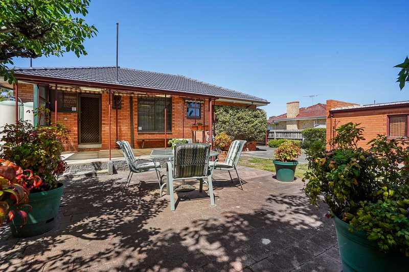 Photo - 18 Taranto Drive, Noble Park VIC 3174 - Image 10