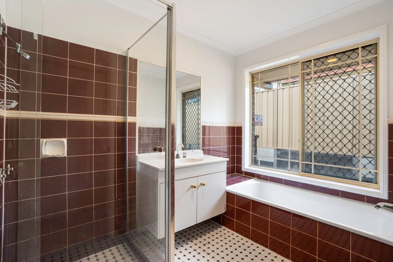 Photo - 18 Tarragon Place, Forest Lake QLD 4078 - Image 13