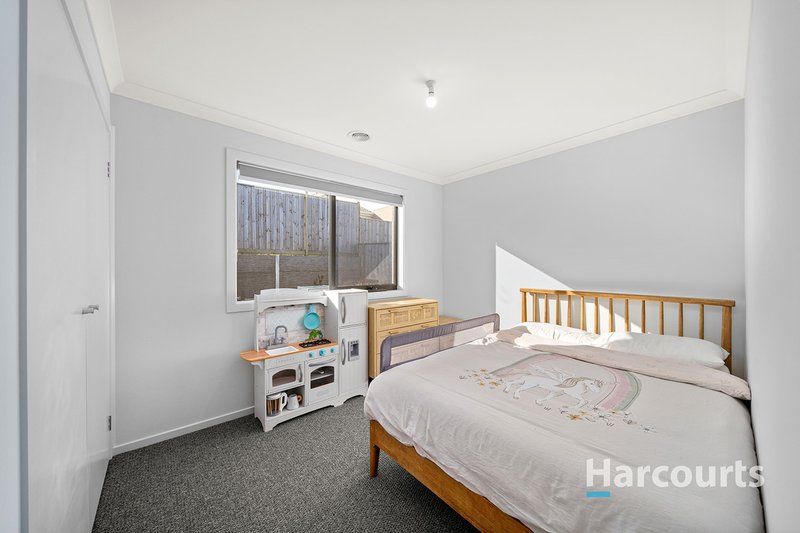 Photo - 18 Tassell Drive, Warragul VIC 3820 - Image 8