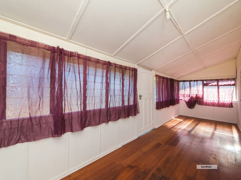 Photo - 18 Taylor Street, Park Avenue QLD 4701 - Image 4