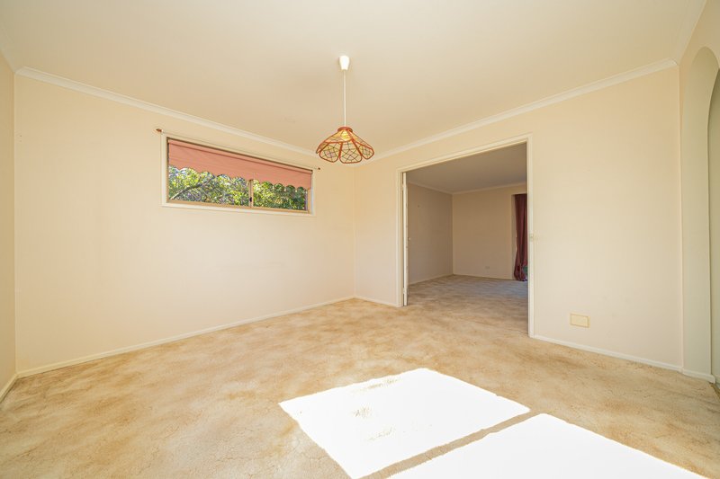 Photo - 18 Telford Drive, Berwick VIC 3806 - Image 5