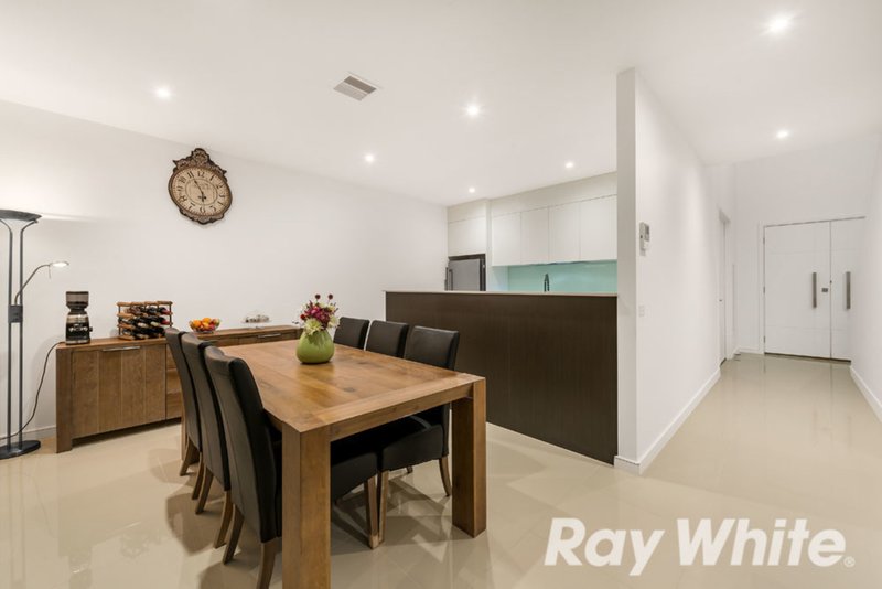 Photo - 1/8 Tennyson Court, Mulgrave VIC 3170 - Image 3