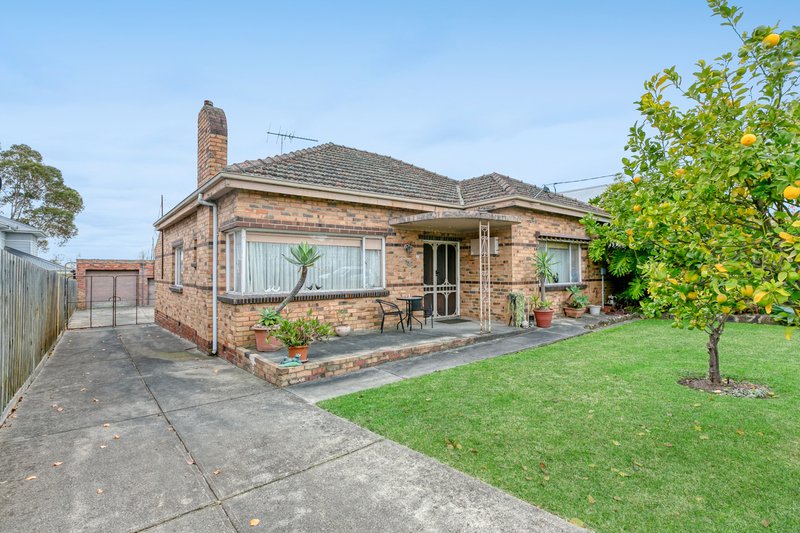 18 Thackeray Road, Reservoir VIC 3073