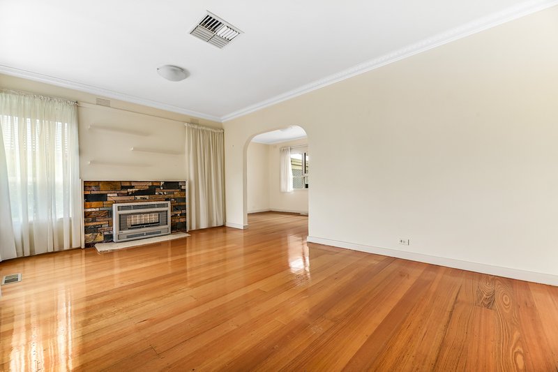 Photo - 18 The Fairway, Hampton Park VIC 3976 - Image 3